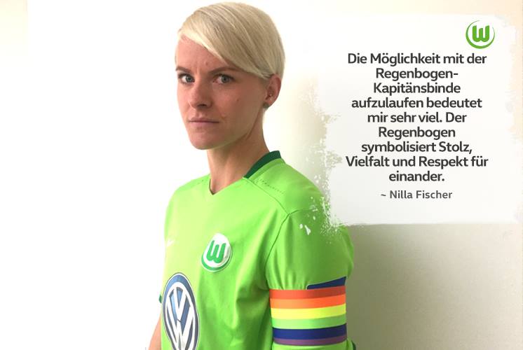 VfL_Wolfsburg's tweet image. .@fischer_nilla hat die #Wölfinnen heute mit einer besonderen Kapitänsbinde auf das Feld geführt ➡️ goo.gl/mg76zO