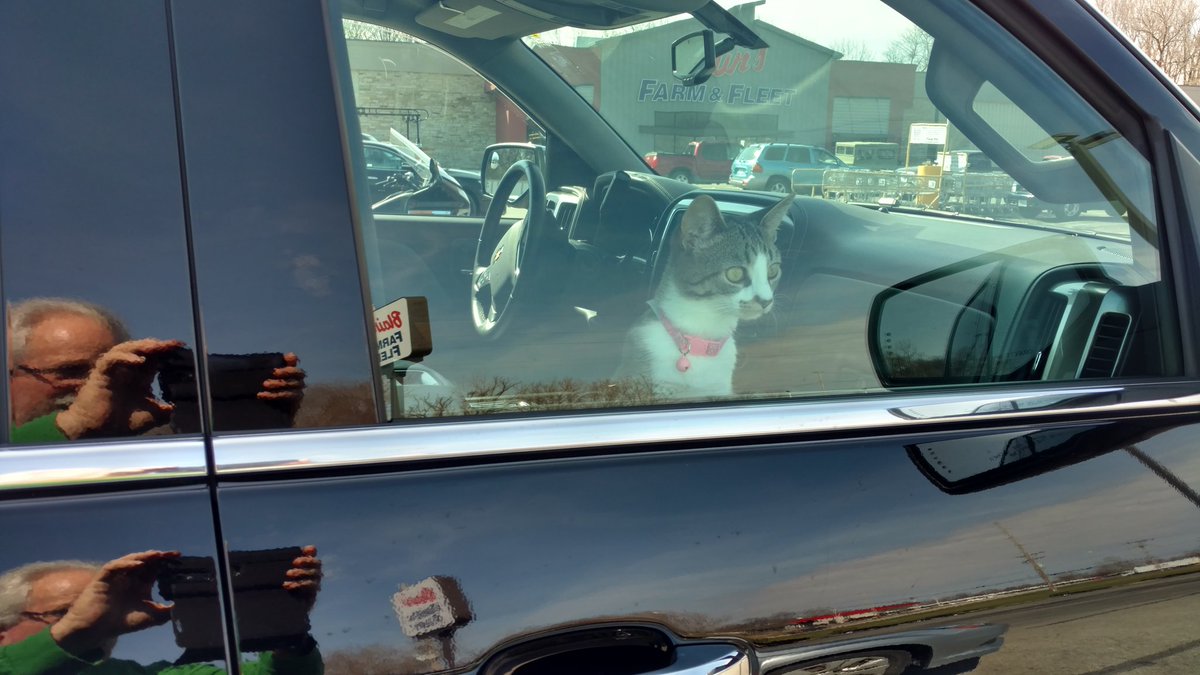 BradPeel3's tweet photo. @jrlikeswhisky are you at #FarmandFleet in Decatur? @ZwithR https://t.co/SnSLkGhtRY