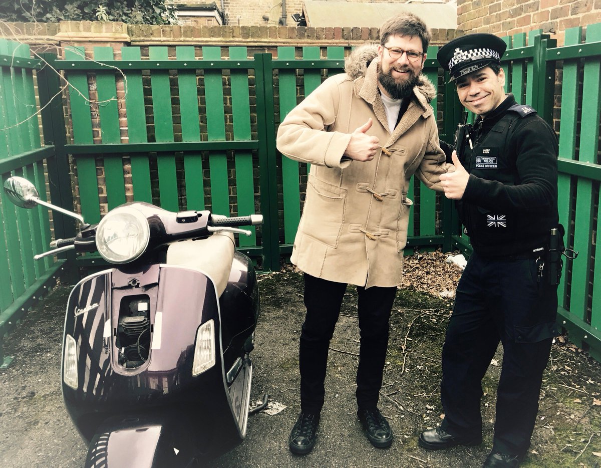 MPSHounslow's tweet image. Your #EstatePoliceOfficer for Hounslow just found a stolen moped and restored it to the rightful owner. #HappyCustomer #Vespa
