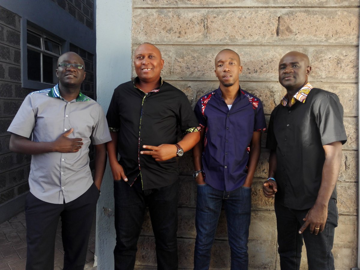 SSSwahili's tweet photo. Kikosi kizima kinajiandaa kwa kipindi cha kesho, ni mechi gani imekuvutia wikendi hii? Ni masuala yapi ungependa tujadili? Sema nasi #SSKPL https://t.co/qHsnJ74eBE