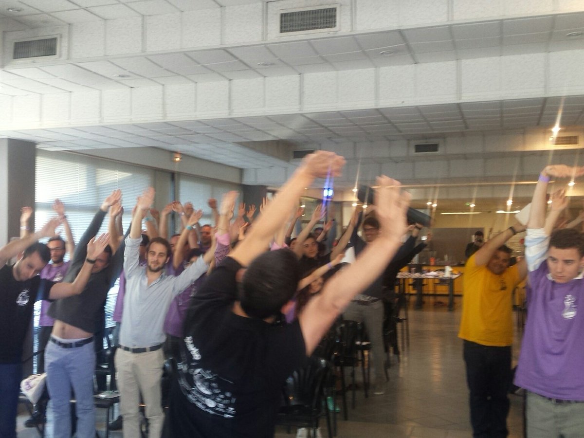swavn's tweet photo. Petit exercice d'anti-stress avant les pitchs finaux @swavn https://t.co/SqOhIgG0cV
