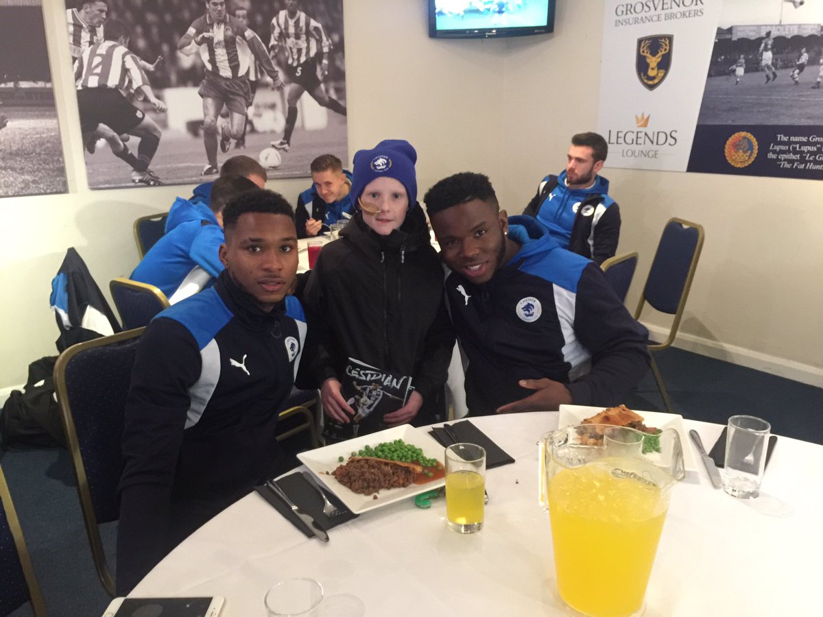 Brilliant day with @MBNA at <a href="/ChesterFC/">Chester FC</a> liked having my picture taken with <a href="/kane_richards10/">Kane Richards</a> and <a href="/jamesakintunde/">JA_</a>