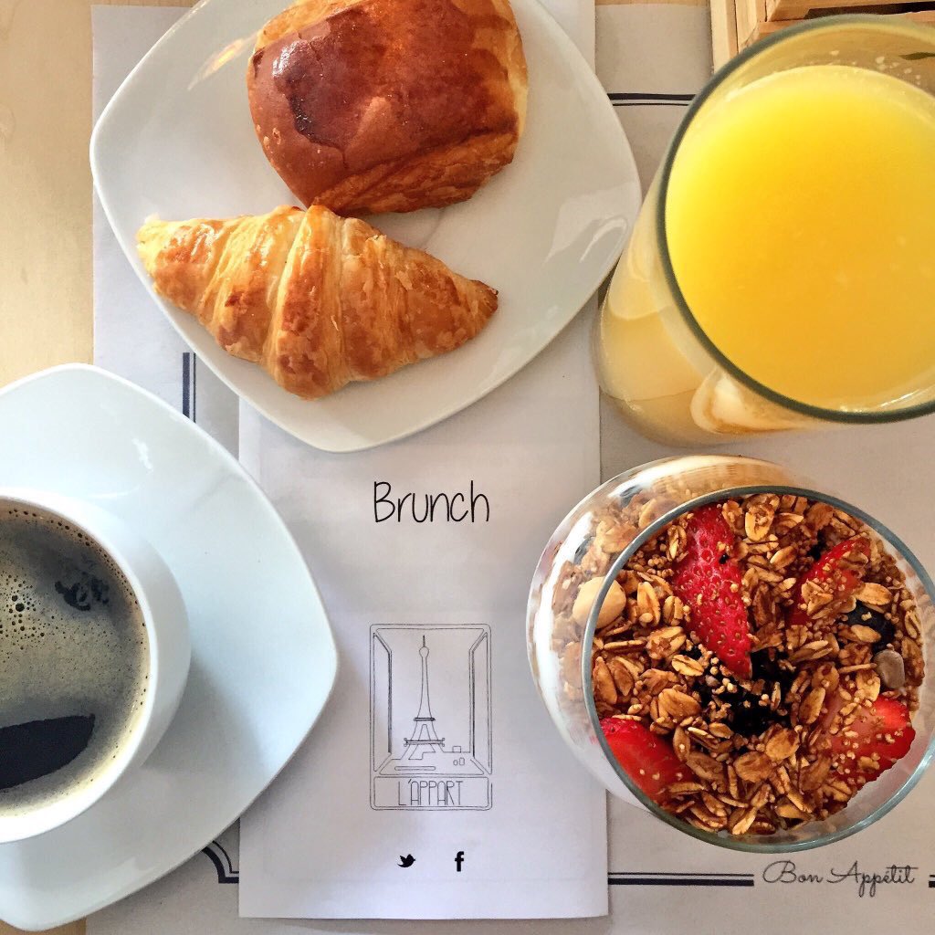 #FelizDomingo Hoy es día de desayunar tarde y disfrutar de un brunch en la Condesa 🍳🇫🇷🍴🍞