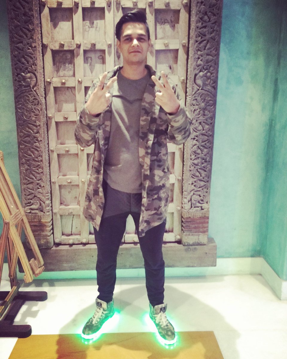 djravish's tweet photo. New love for camouflage.. Wardrobe by @tiktauli #djravish #Ravish #Tiktauli #TiktauliDeCorps #BrandRepresentative #LedShoes https://t.co/vD6Y8y7H7r