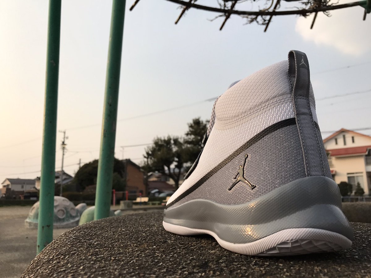 phgifu's tweet photo. 【New / JORDAN】
JORDANの新作シューズが入荷!
『SUPERFLY5』
ブレイク・グリフィンをはじめブランド契約するNBA選手が着用するトップモデル☆
カラー:ホワイト×ブラック
価格¥17,500+税
#JORDAN
#SUPERFLY5
#パワーハウス https://t.co/KZif3D3Icz
