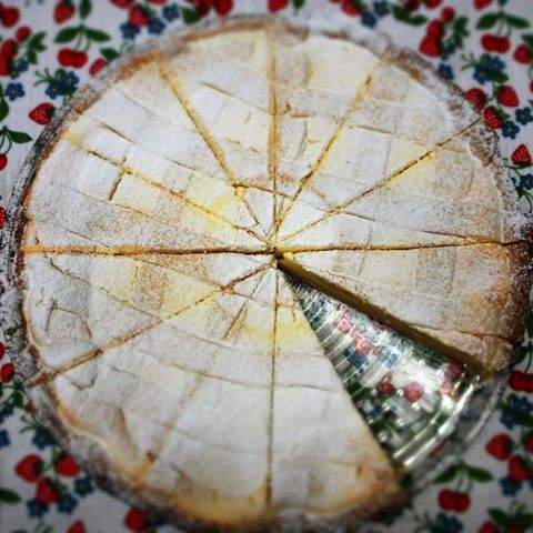 Mango spongecake #de_metro_bakery <a href="/DP_BISTRO/">DP BISTRO™</a>