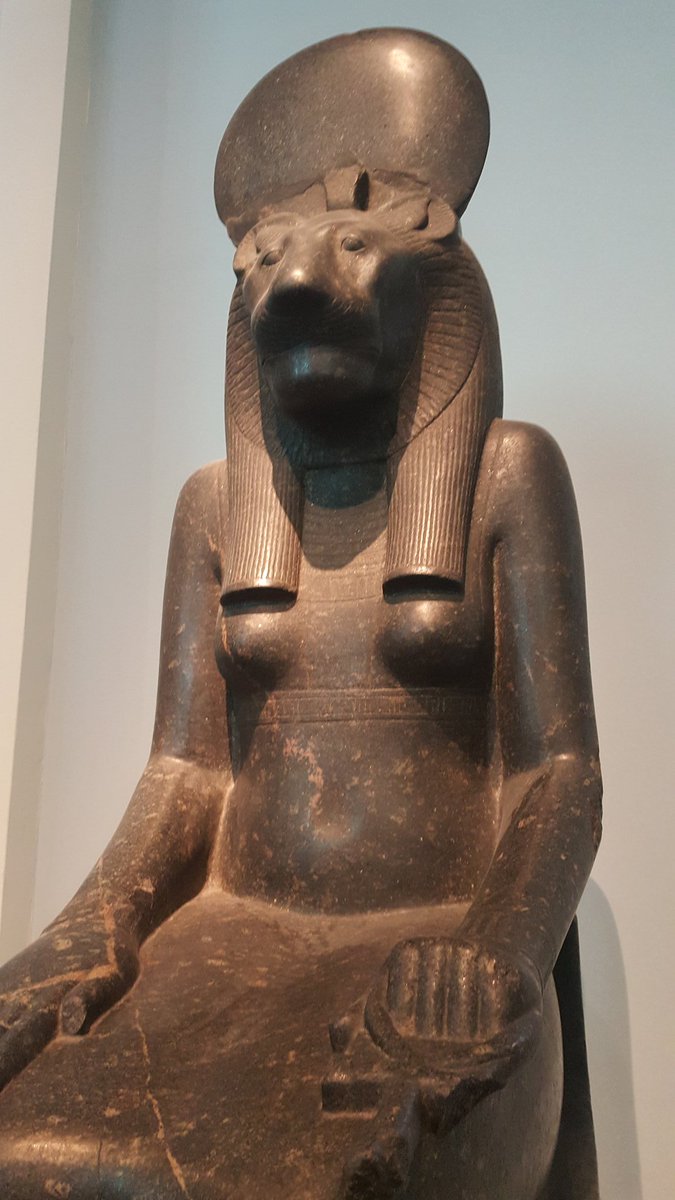 BlkHistStudies's tweet image. Sekhmet means "the powerful one". A warrior goddess as well as goddess of healing. #Lioness #WomensHistoryMonth #Kemet
