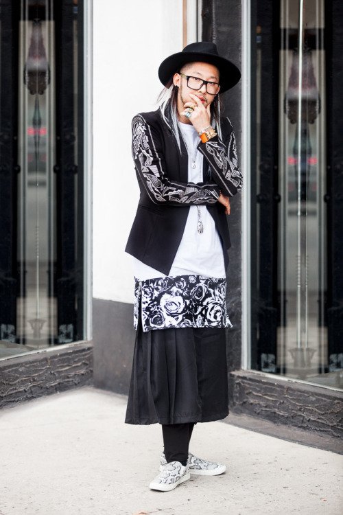 dopemelrose's tweet photo. @yusukerakai @fashionweekonMelrose @markscottphoto https://t.co/ASxjs15ozN https://t.co/veXIZEfeDX