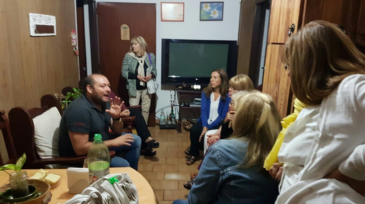 TiempoSanMiguel's tweet photo. El Cjal @juanjo_castro en B°Rosa Mística reunido con vecinas charlando sobre la situación actual de #SanMiguel @danielscioli @JuanZabaletaOK https://t.co/sf4Jez8eaq