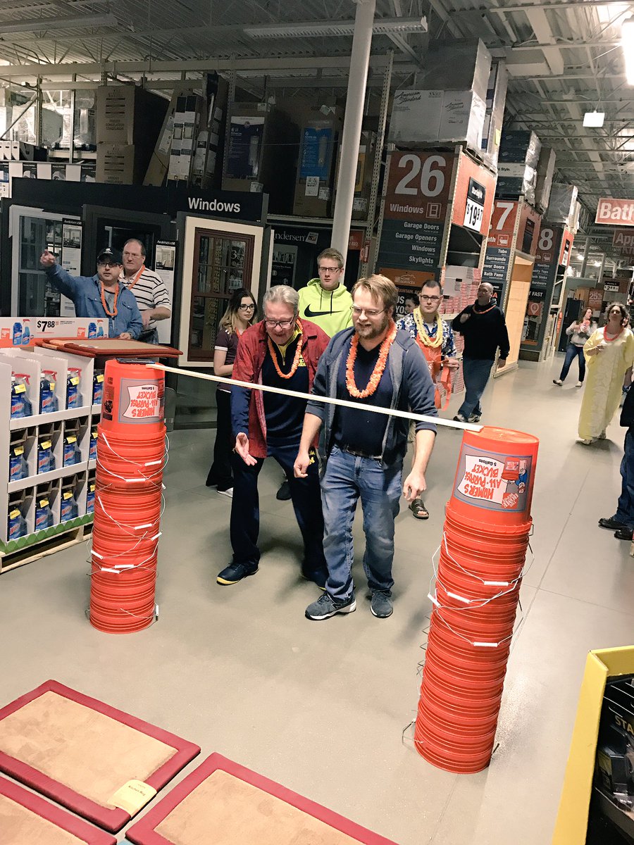 JanaVugteveen's tweet photo. Celebrating with FUN!!! @HomeDepot2771 @ccyinger @donwehner2771 https://t.co/3REJ47CmfV