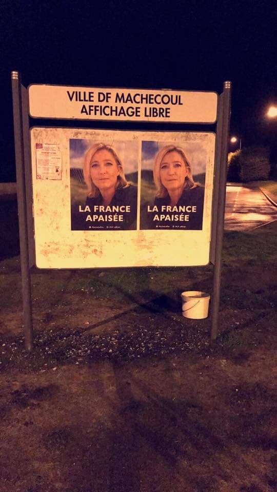 Rnational44's tweet photo. Actions militantes du #FNJ44, ces derniers jours, à #Machecoul et au #Pellerin. La victoire se rapproche ! https://t.co/rU4TQtgKBM