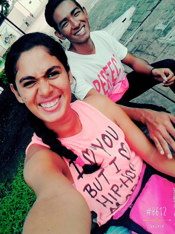 Mileidis_gra's tweet photo. Mejor Amigo hermano te adoro @junior17Rivas  ☺️
#MiVida 😍 https://t.co/KGpW9RapKW