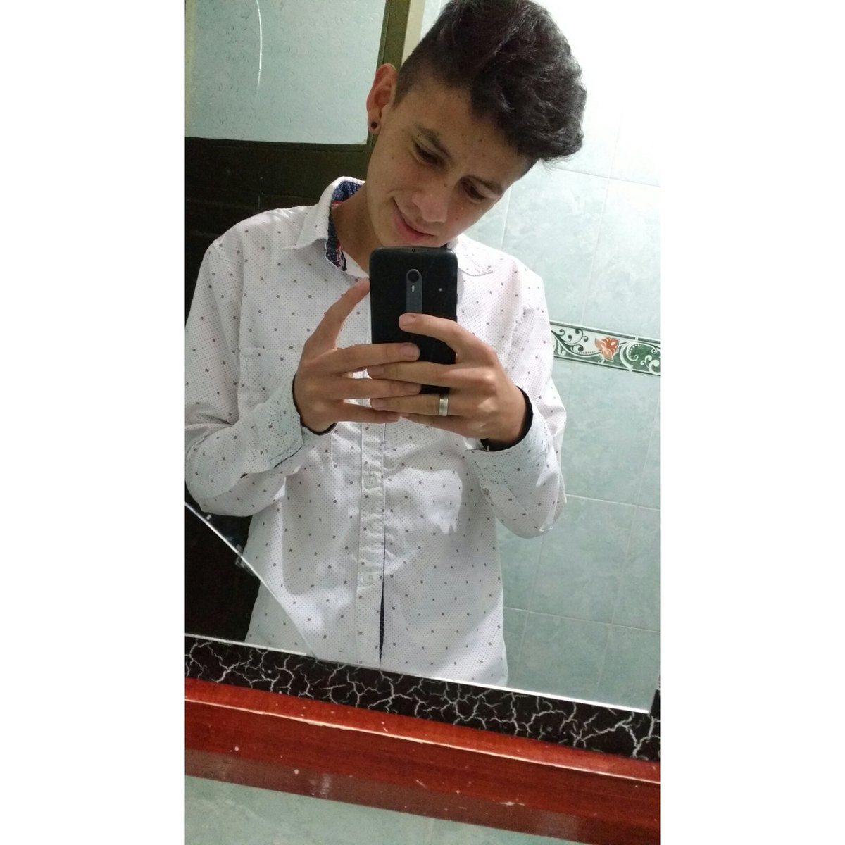 _garzon___'s tweet photo. 😏🌚👽 https://t.co/JFnOQeFsiu
