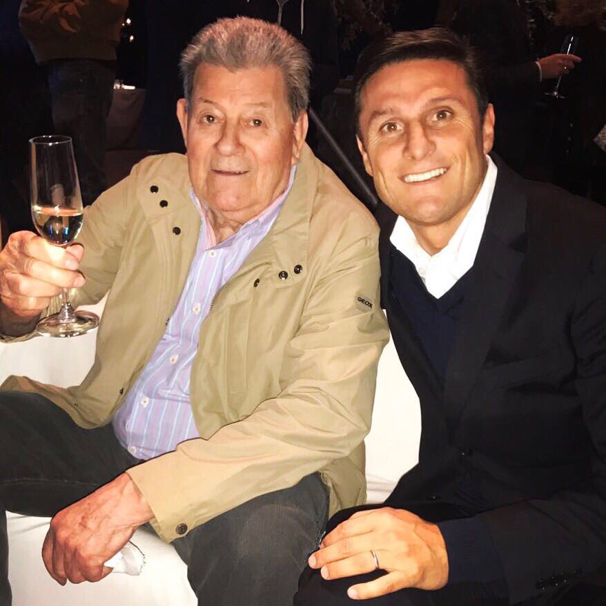 javierzanetti's tweet photo. Auguri al mio e a tutti i papà! Buona festa e abbracciamo forte i nostri figli! #festadelpapà 😄 https://t.co/FhESavGRhz
