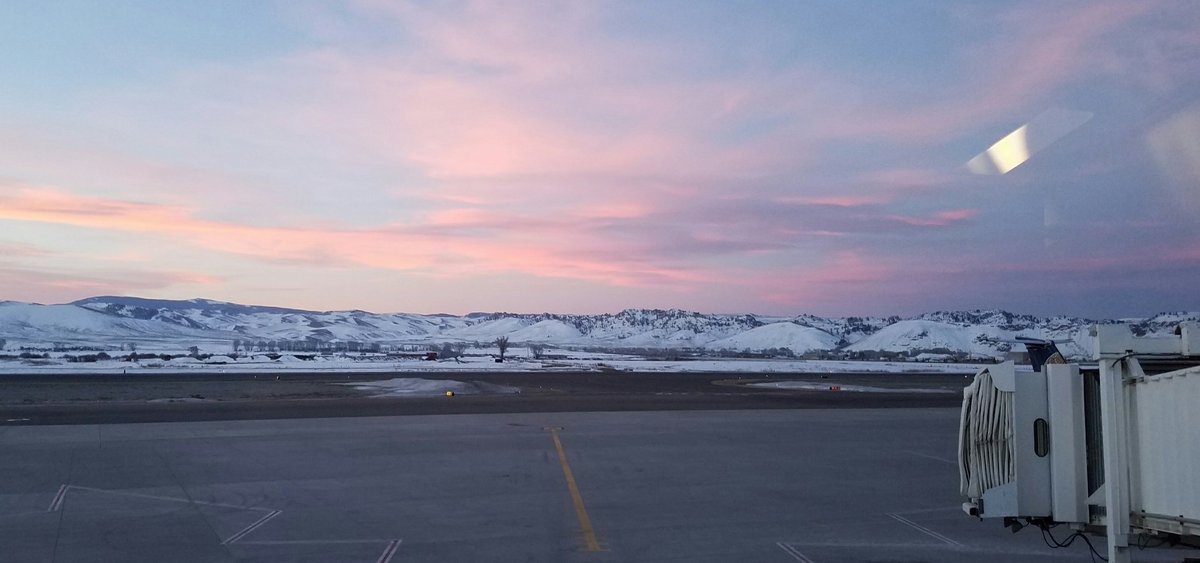 VisitGCB's tweet photo. View from the Gunnison Crested Butte airport this morning is pretty spectacular. #thinksteepthoughts #flyguc https://t.co/tJueZGY0nd