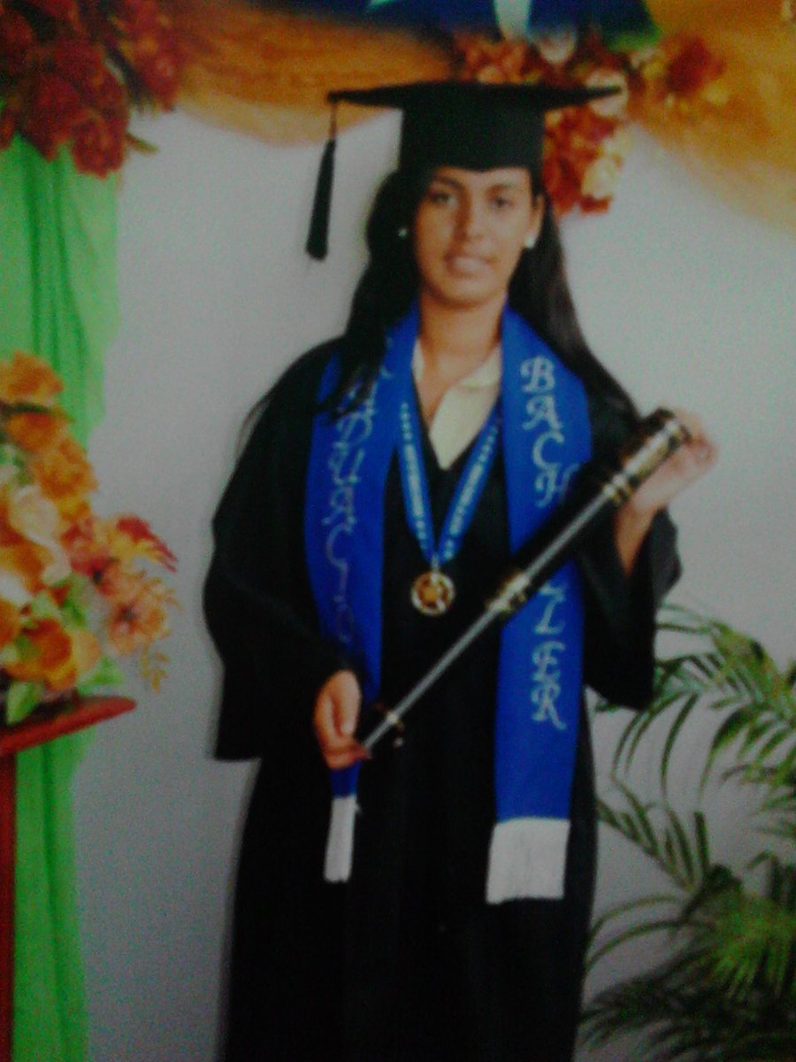Mileidis_gra's tweet photo. Unos de mis grandes logros 😍🎓 
Pronto tendré uno de mis mas soñado con dios y la virgen 😍😘☺️ https://t.co/7fJcW1l8J6
