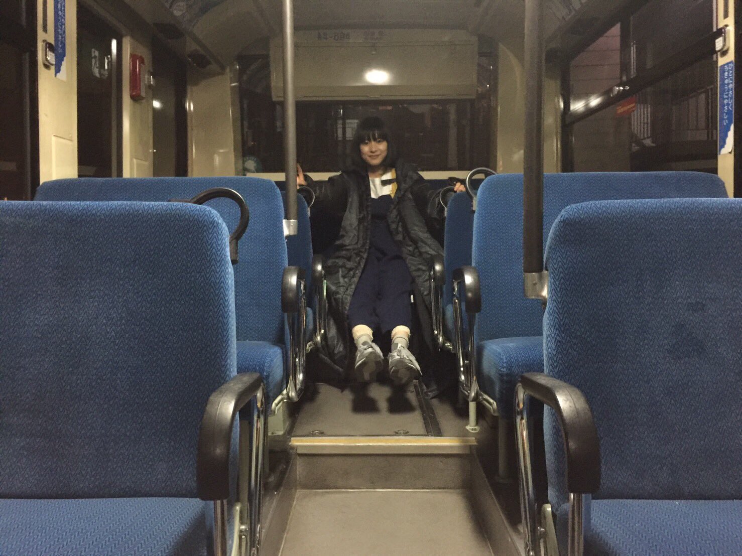 ゴーゴーぷちぷちいくら 実写版 ここさけ 公式画像より 順ちゃんin西武バス アニメ版 ここさけ Edテーマ 乃木坂46 今 話したい誰かがいる Type Bジャケより 深川麻衣 衛藤美彩in西武バス ここさけ 芳根京子 乃木坂46 深川麻衣 衛藤美彩 今話