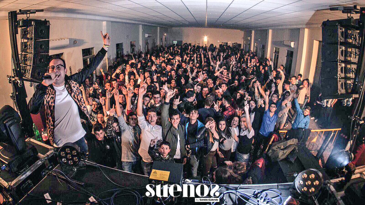 teamrenovation's tweet photo. Fantástica noche en Moreruela de los infanzones 💃

Qué maravilla de Quintos ❤ 

 #Sueños https://t.co/B4fzGTxbT4