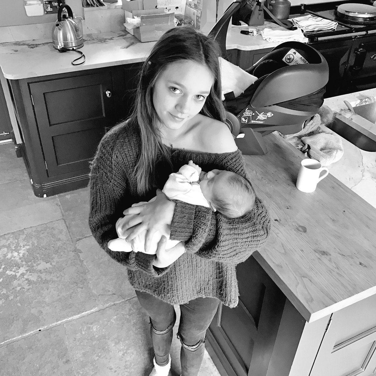 Phoebe Tomlinson Twitter phoebe-tomlinson-twitter