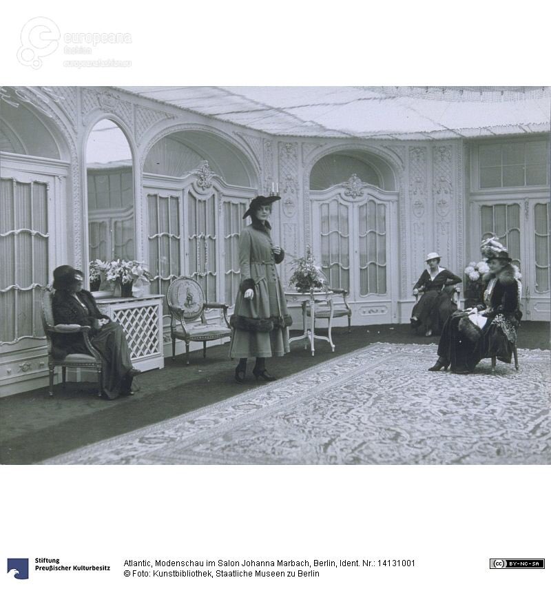 Evaaaacons's tweet photo. @EurFashion provides as with one of the rarest pics of a fashion runway from 1916. 👠👒 #DigCurPanteion https://t.co/q4toYuf4EL