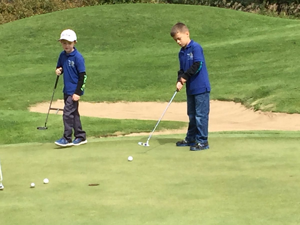 CottonwoodGCMH's tweet photo. Stop by @CottonwoodGCMH &amp; @Advantage_Golf @MedHatActive today &amp; hear about Junior Golf &amp; more... https://t.co/ucxDp2GxHB