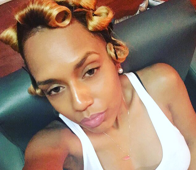 Dabrowngirl's tweet photo. When ya skin glow but u "really" dnt have on no make up no filly #teamgoodskin https://t.co/Dy8u0ncwaD