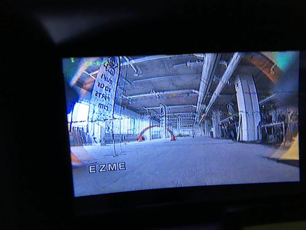 wdejager's tweet photo. Even m’n nieuwe FPV videobril uitproberen #drone040 #teamMRO #fpvracing #Eachine #droneracing @EachineOfficial https://t.co/8vZs7mKenc