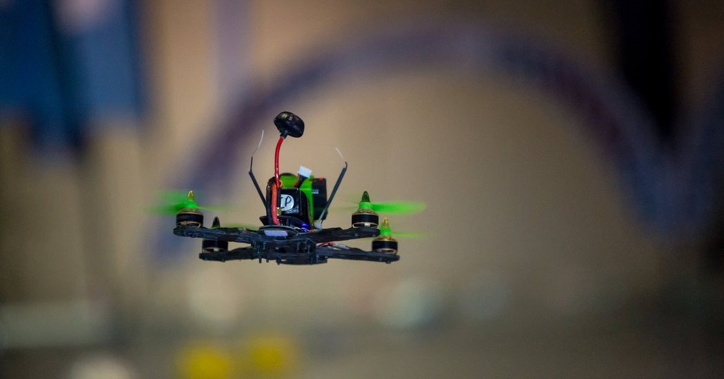 wdejager's tweet photo. Even m’n nieuwe FPV videobril uitproberen #drone040 #teamMRO #fpvracing #Eachine #droneracing @EachineOfficial https://t.co/8vZs7mKenc