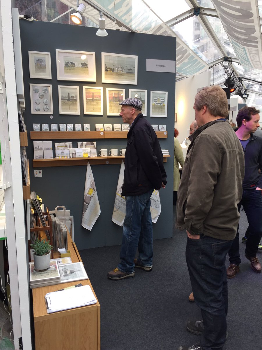 Too busy yesterday to post any but here's a photo of today's atmosphere at @tuttonandyoung Made London Canary Wharf #architecturalprints