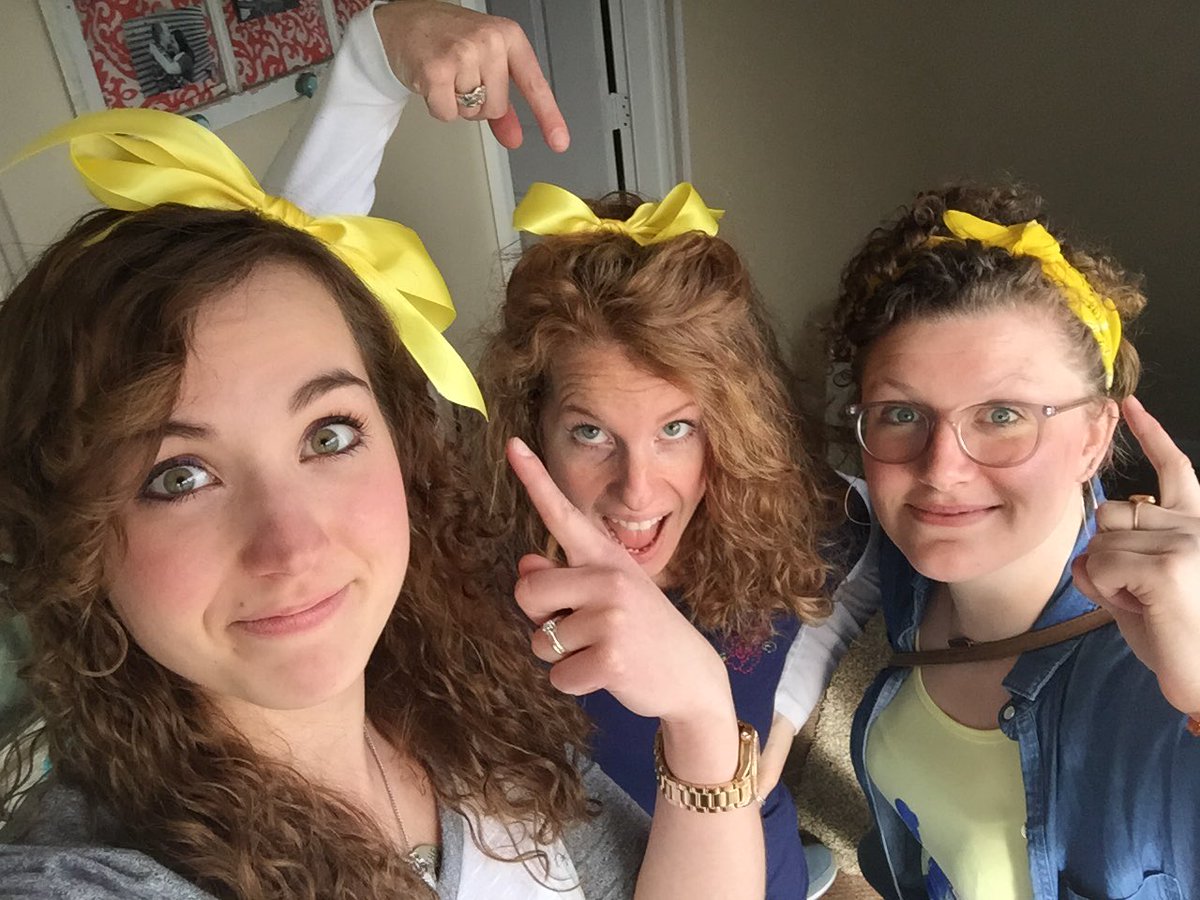 MrsKrumwiede's tweet photo. #TheseAreMyPeople #Crafting #Tacos #BeautyAndTheBeast #Dancing #WeWearYellowOnSaturdays https://t.co/vQDNrA0AZF