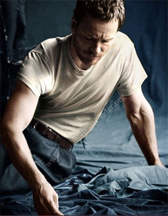 Fassbender_Way's tweet photo. Exclusive Portrait - Only on this site - Portrait Session for #GQ UK December 2016 Michael Fassbender https://t.co/ayR4MHkZkb https://t.co/y1ZJZyVbTS