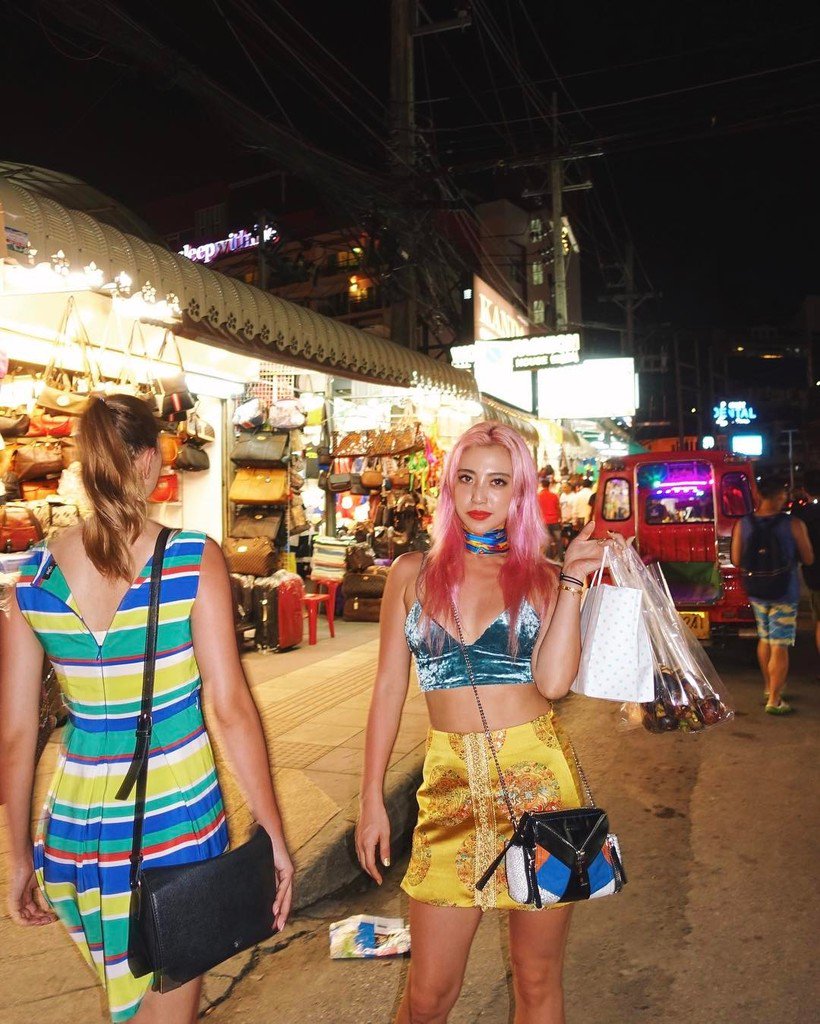 alisaueno's tweet photo. Night shopping ππβ€ her zip tho πππ» #sorryforposting #phuket #patong #thailand #γγΌγ±γγ #γγγ³ https://t.co/9NixoM15cU https://t.co/iubXF62IIN
