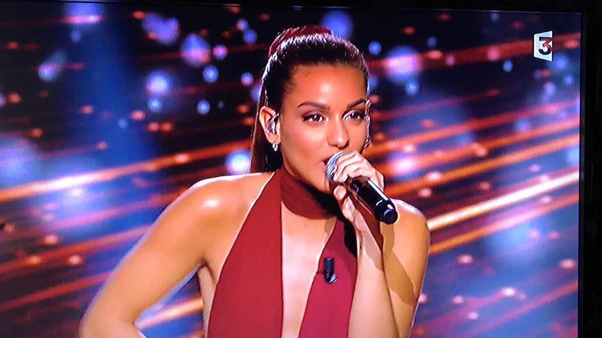 leobnt_'s tweet photo. Merci @TalOfficial pour ces prestations de ouf dans #MemeLeDimanche #DFEDF #PASTOI 😍🔥 https://t.co/qiRqF7Jwur