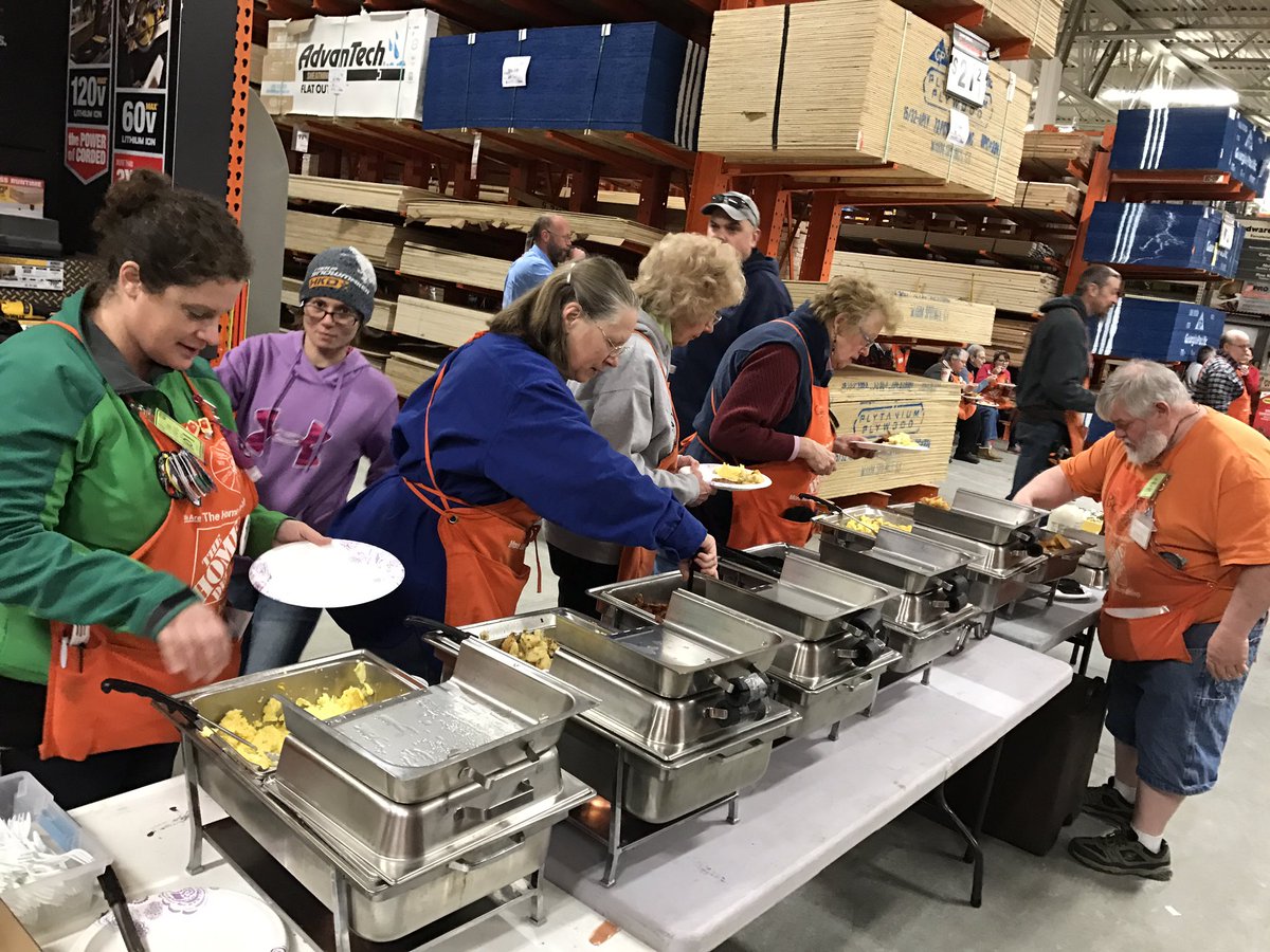 whipplenh's tweet photo. #8539 #SuccessShare #D237 Catered breakfast!! https://t.co/Sme2VSQtKP
