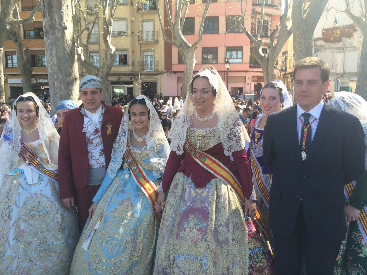 JLFXATIVA's tweet photo. Imatges de l'última mascletà de les #fallesXàtiva 2017. https://t.co/QRrWlztGWo
