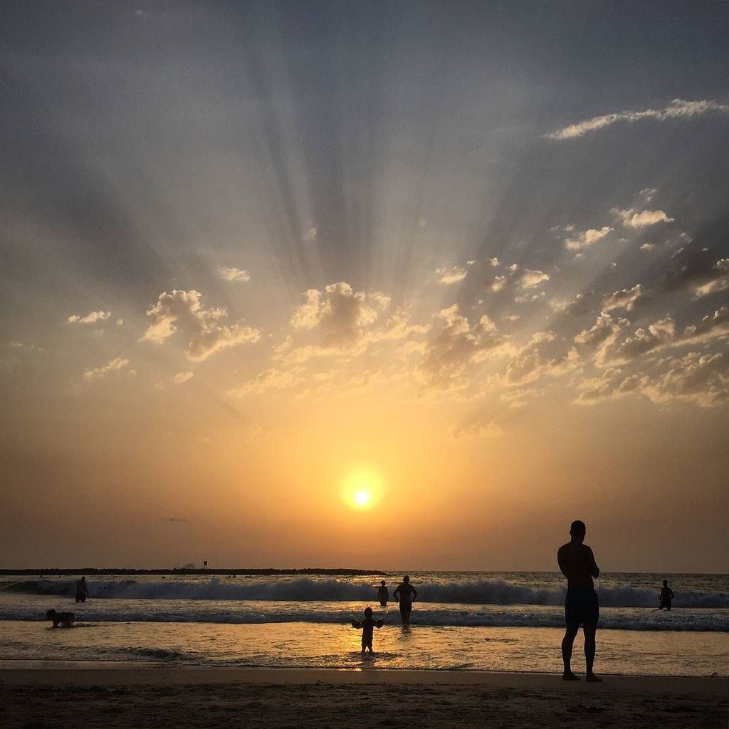 SunsetTLV's tweet photo. Rays 🔆 https://t.co/vkkYDSFd95 https://t.co/fKoFoDn8Uz