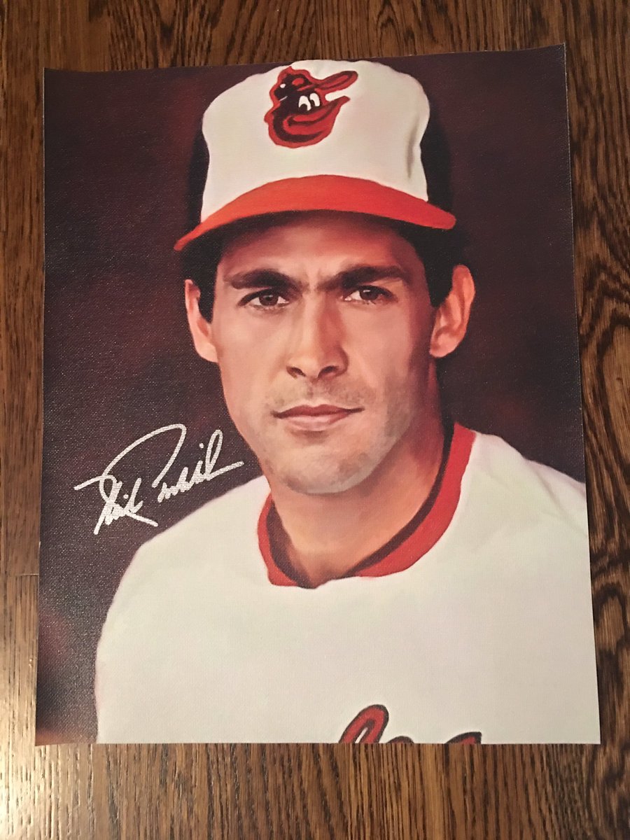 EddieMurray_33's tweet image. Our 1st giveaway is a Mike Boddicker signed 16x20 canvas. RT and follow for a chance to win. We will draw winner on Friday 3/24!