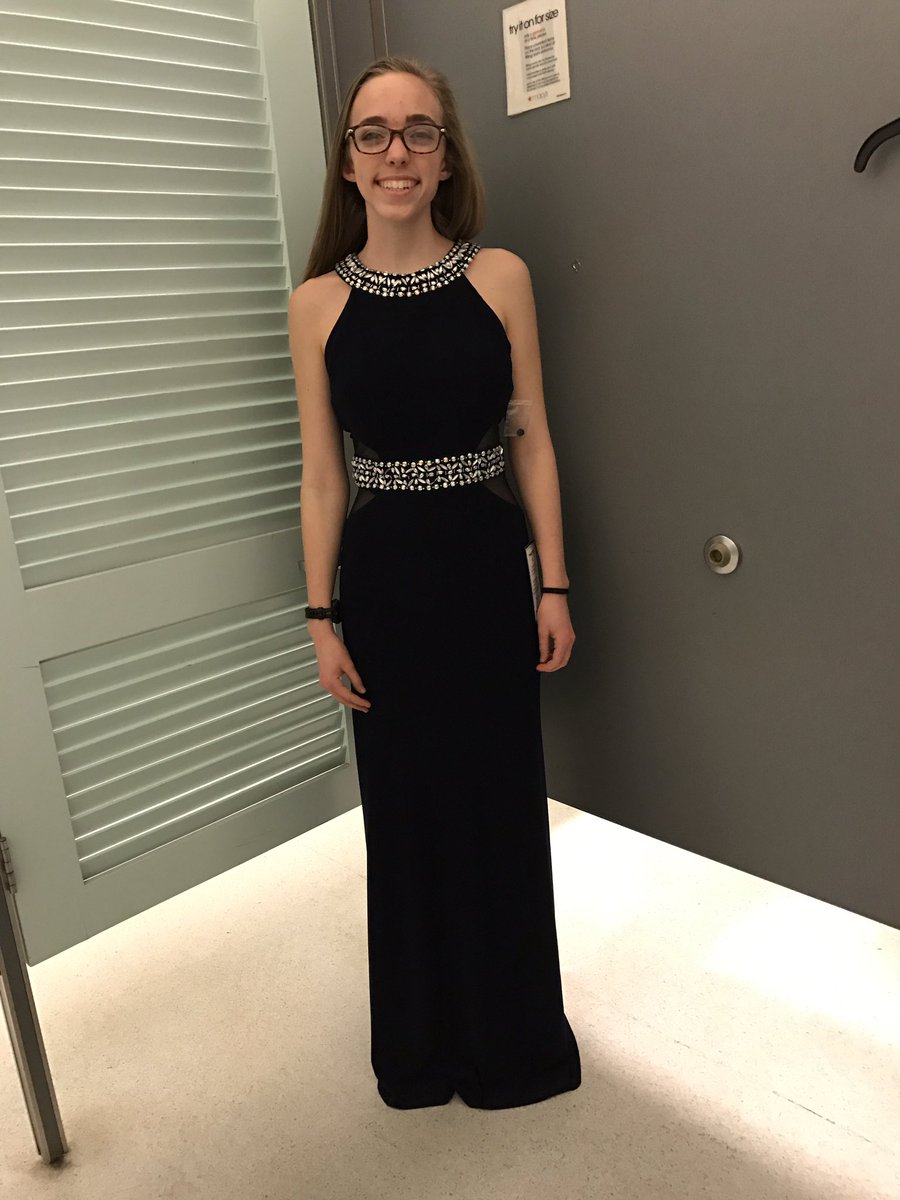 xc_runner_life's tweet photo. @yourunornaw it looks black but it's navy 😌 https://t.co/4aqsRVgyaY