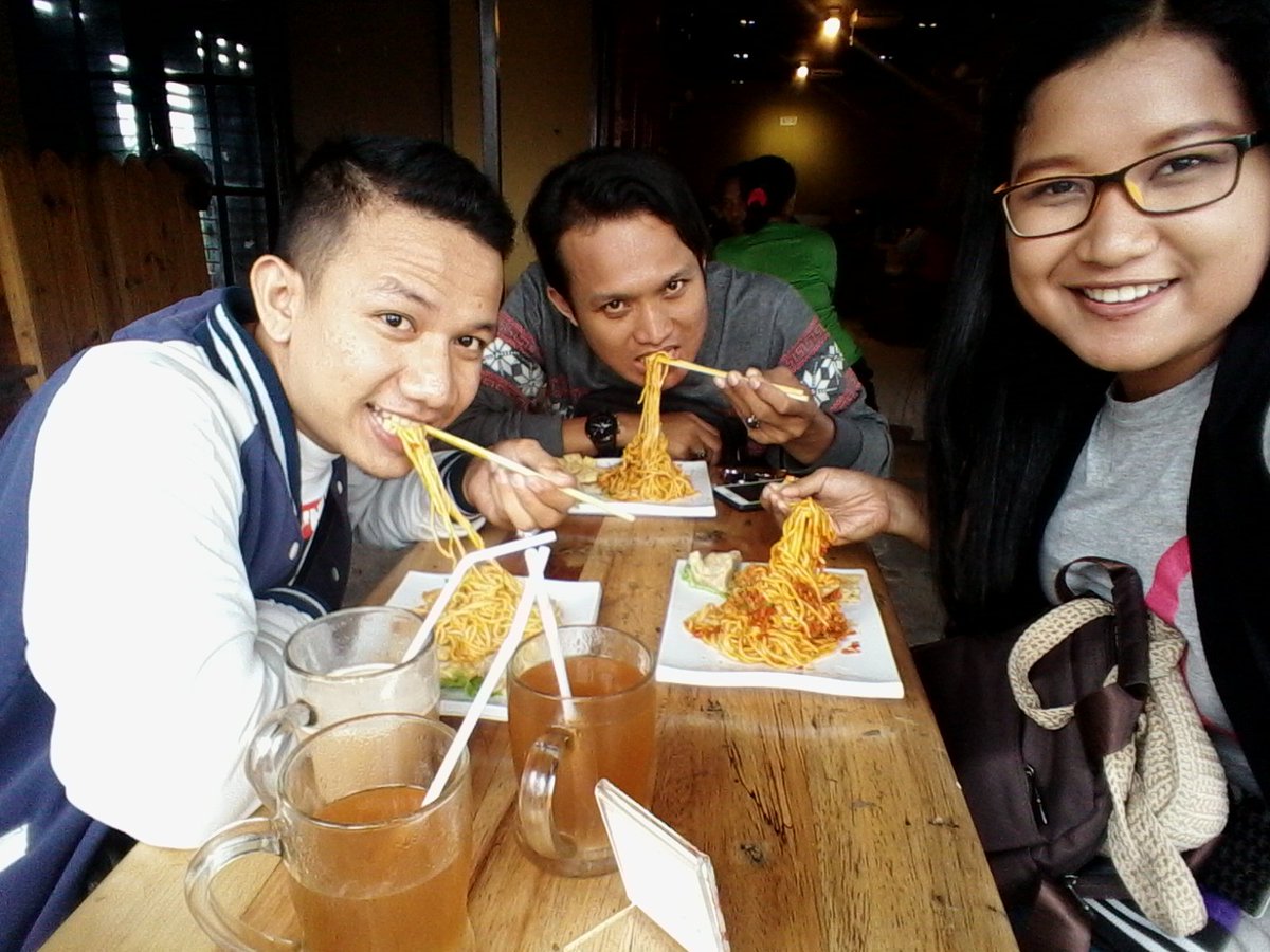 ghanz_sadewa's tweet photo. Kuliner tipis-tipis Bray.. MIE DJOEDES Stand Jl.PB SUDIRMAN PARE KEDIRI JAWA TIMUR

MAANTAAAAAPPPP.... https://t.co/Xpz8GtmrRv