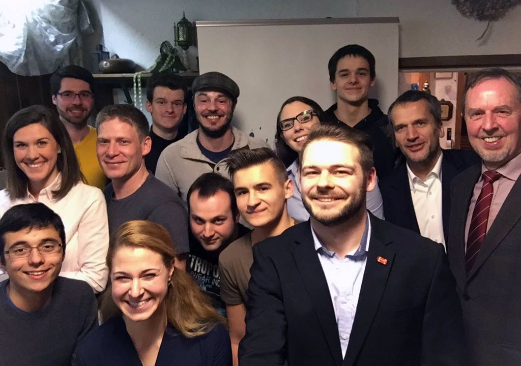 CDUTeck's tweet photo. 100% für @MartinSchulz? Also wir haben ja auch in Jahren ohne Bundestagswahl Einigkeit --> https://t.co/GQzNvUnqs3 Keine #ZeitfürMartin https://t.co/N5HTZ8ELu0