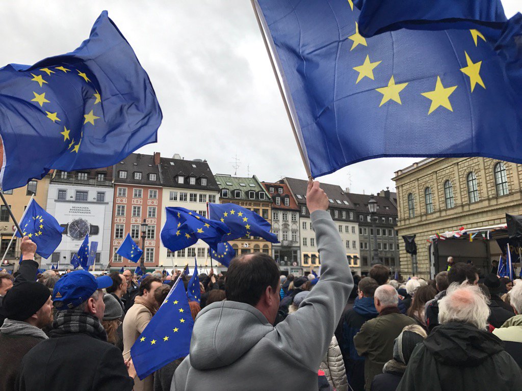 Pro Europe! Come to <a href="/PulseofEurope/">@PulseofEurope</a> demonstration each Sunday in your city. Show yourself! #europe #pulseofeurope #now