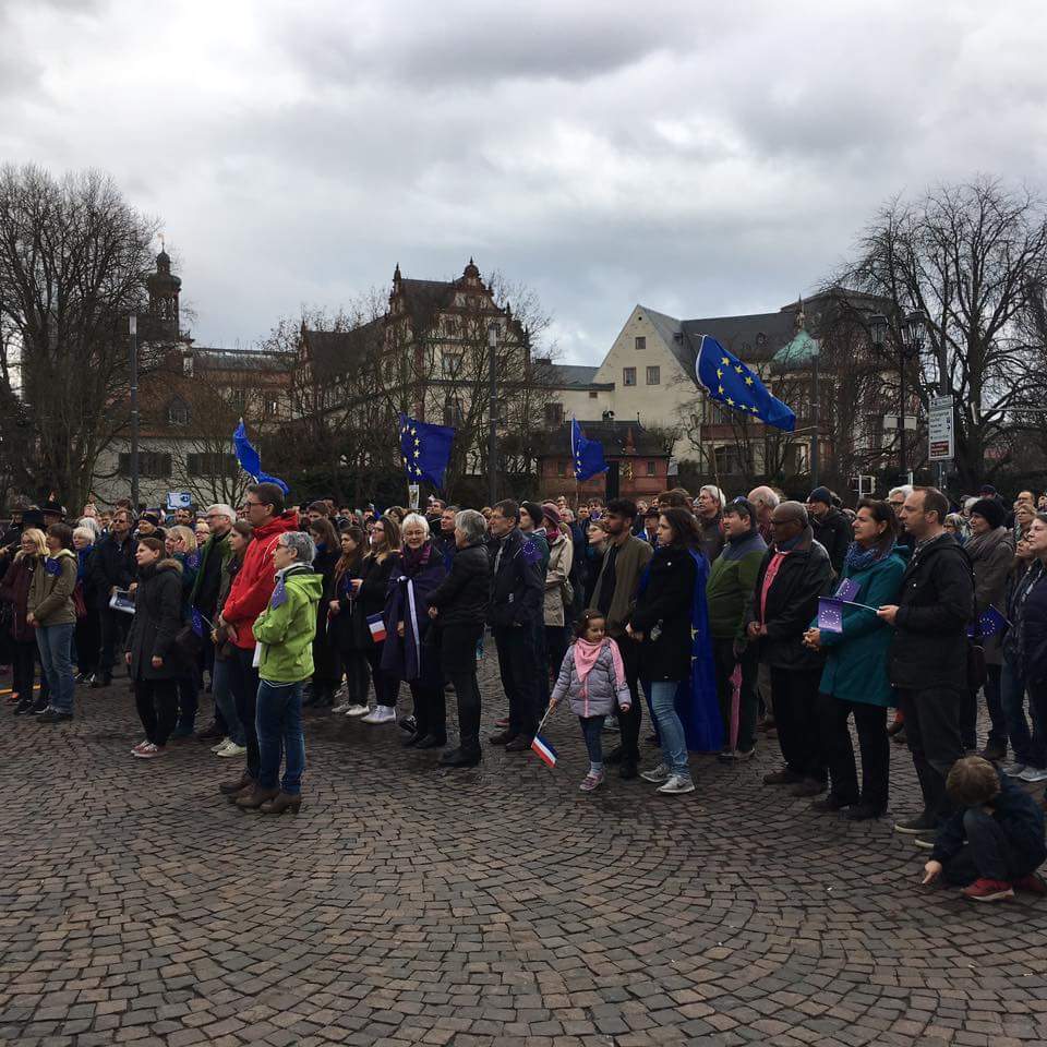 CDU Darmstadt (@cdudarmstadt) on Twitter photo Letzte Woche war der Europaabgeordnete Michel Gahler da, heute ist unsere Landtagsabgeordnete <a href="/Karin_Wolff/">Karin Wolff</a> bei <a href="/PulseofEurope/">@PulseofEurope</a> #Darmstadt Letzte Woche war der Europaabgeordnete Michel Gahler da, heute ist unsere Landtagsabgeordnete <a href="/Karin_Wolff/">Karin Wolff</a> bei <a href="/PulseofEurope/">@PulseofEurope</a> #Darmstadt