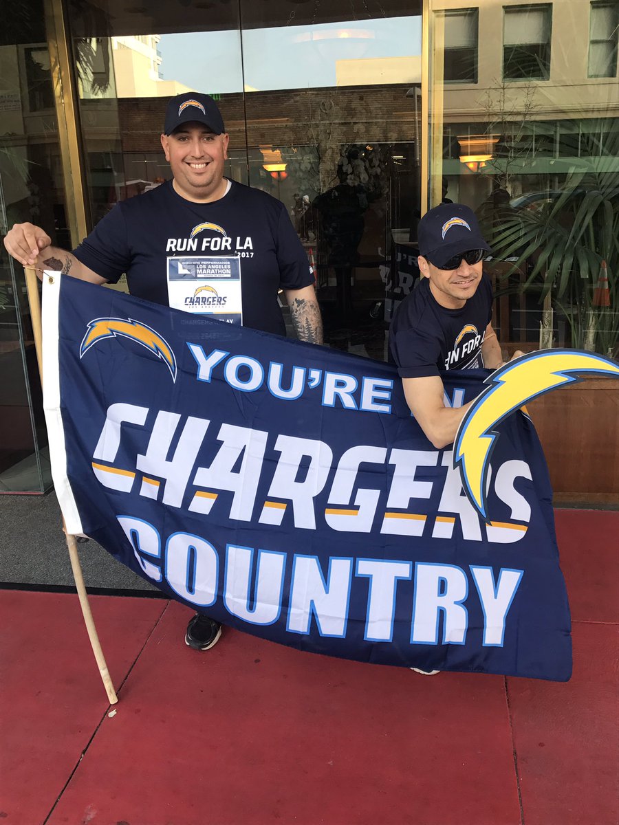 ChargersCR's tweet photo. #Chargers super fans William and Allan are ready for their leg of the @lamarathon ! #RunforLA https://t.co/YMfx6Erih5