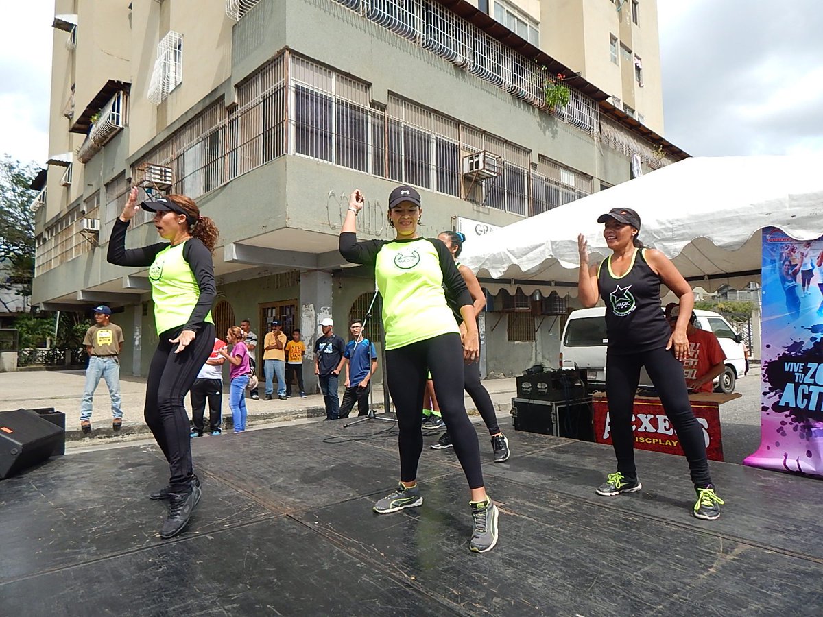 AlcaldiaMCR's tweet photo. #Ahora | Vive tu Zona Activa en #Charallave  ¡Deporte para todos! @MinDeporte @Mindeporte https://t.co/nuGoA1b618