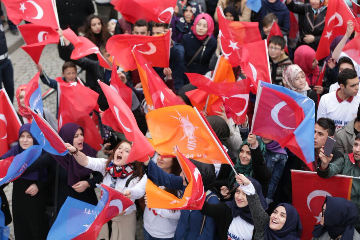 ackilic76's tweet photo. #EvetİleKazananTürkiye 

Havza Mitingimizde hemşehrilerimizle bir araya geldik. Havzamızdan kuvvetli bir #Evet sesi yükseldi🇹🇷👏🏼 https://t.co/SmW3qEw4kF