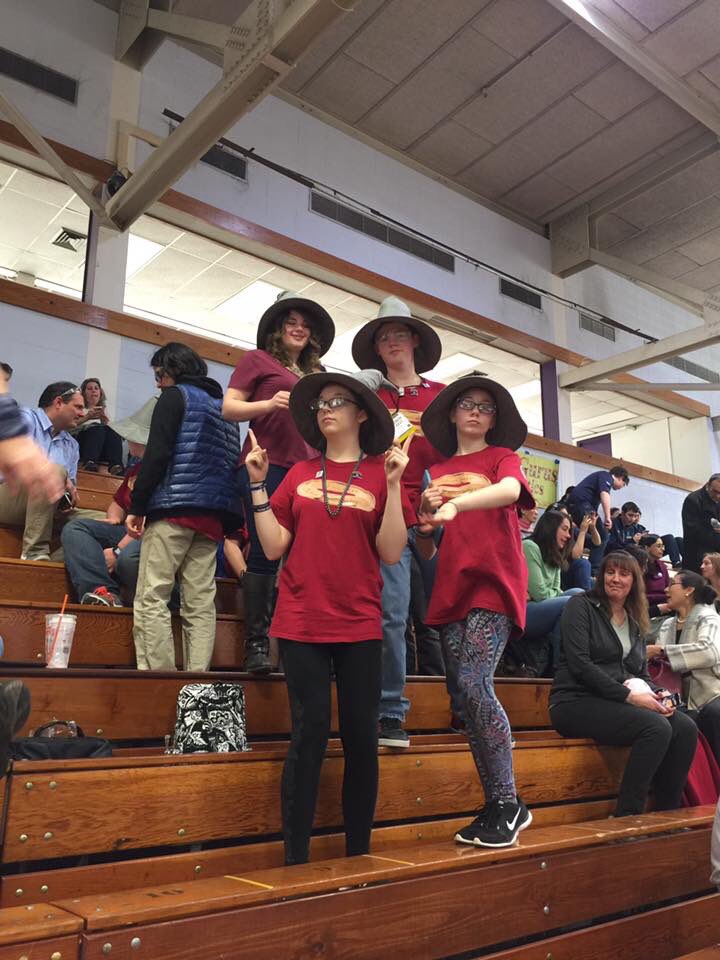 FTC_RI_Robotics's tweet photo. #RI @FTCTeams @Fellowship6217 cheering on their team at the East Super Regional! #RI #omgftc #RobotsInRI https://t.co/vSZT1UYuED