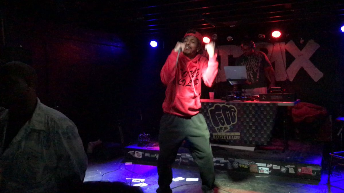 ToneColdStunna's tweet photo. #PerformingLive #PropsBattle #Wisco #ToneCold #iDeserveIt 🔛🔝🔜 @Propsbattles https://t.co/uC8ORqu890