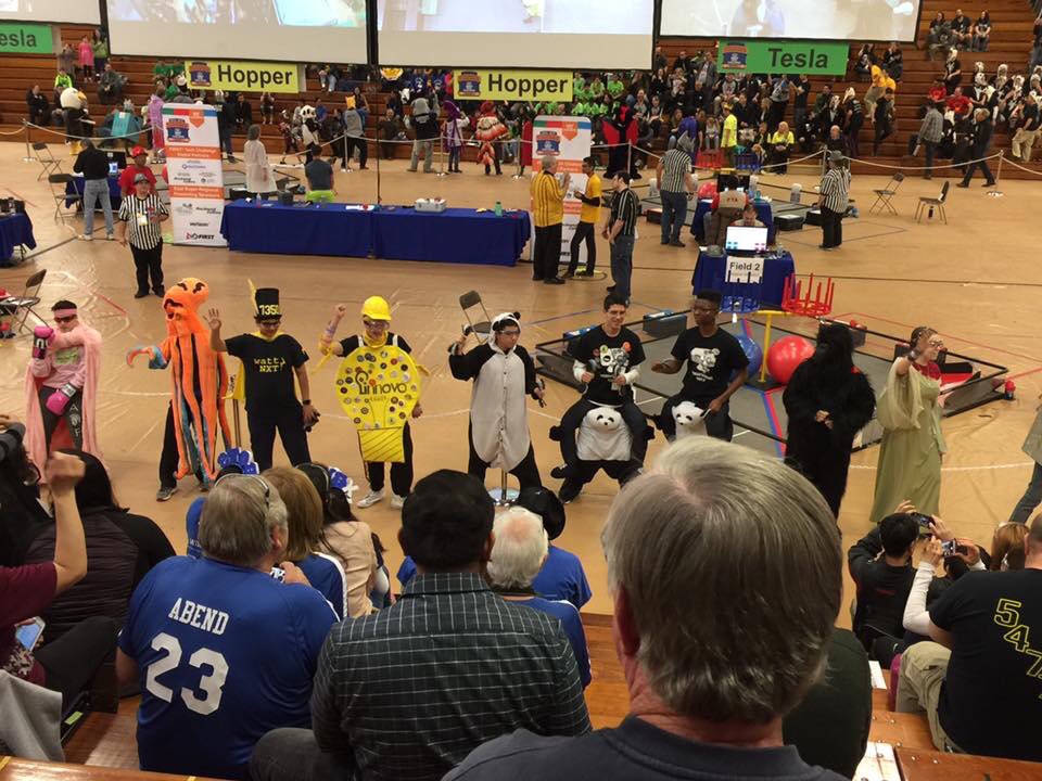 FTC_RI_Robotics's tweet photo. @FTCTeams Super Regional parade of Mascots! Thank you @Fellowship6217 for pics & participating #RI #omgftc #RobotsInRI https://t.co/36xwB9bEYS