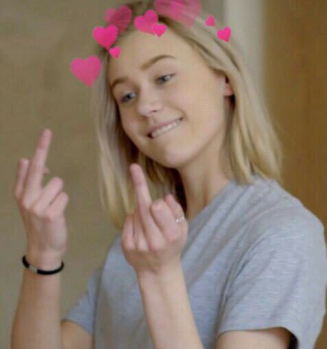AsphodelGay's tweet photo. Noora 🍀💙
#Skam https://t.co/XjkQD1C4JV