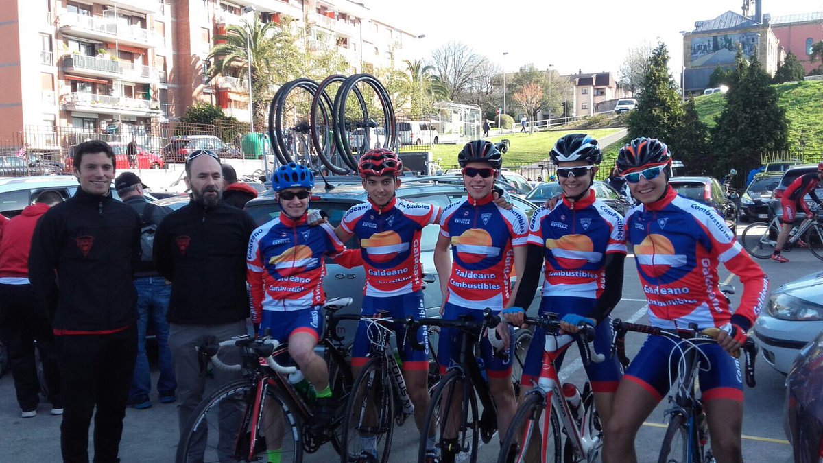 Podia haber sido peor el balace de #Egia 😜
Otro top-ten, cerca de acabar todos y foto del bloque (A falta de que llegue Dani)